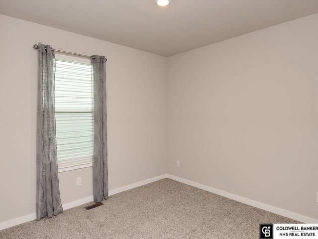 4452 Leawood Drive, Bellevue, NE 68123
