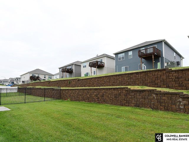 4452 Leawood Drive, Bellevue, NE 68123