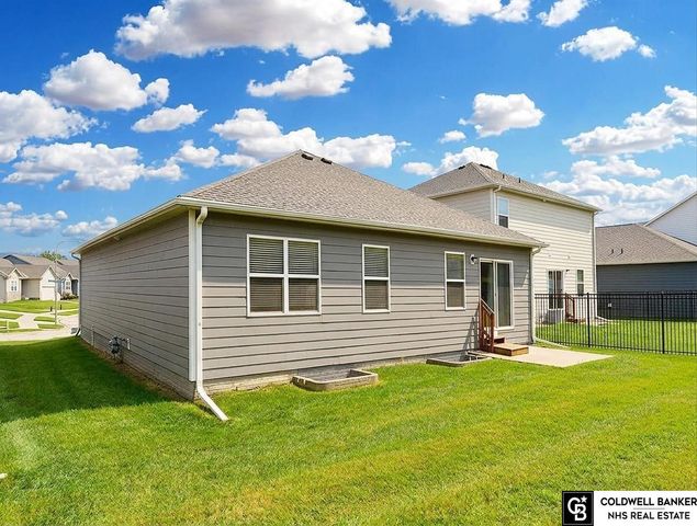 4452 Leawood Drive, Bellevue, NE 68123