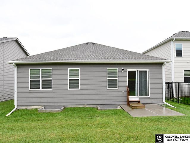 4452 Leawood Drive, Bellevue, NE 68123