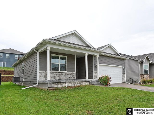 4452 Leawood Drive, Bellevue, NE 68123