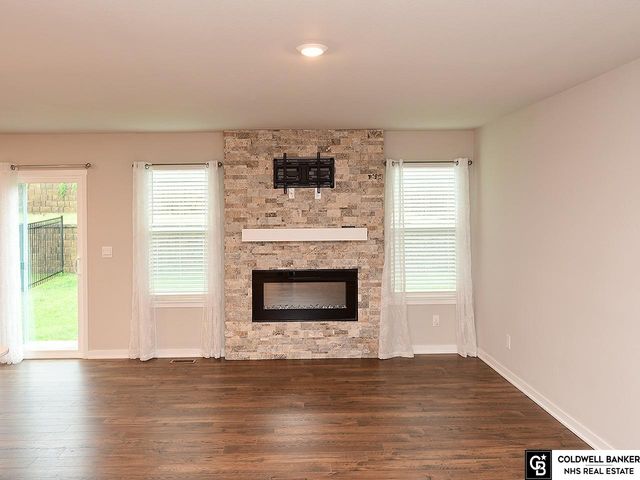 4452 Leawood Drive, Bellevue, NE 68123