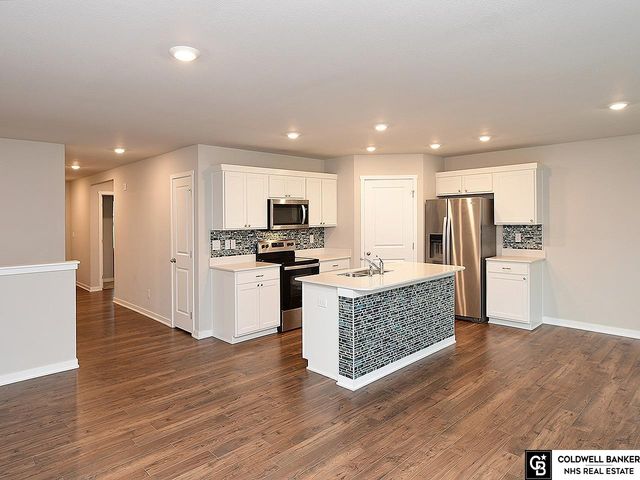 4452 Leawood Drive, Bellevue, NE 68123