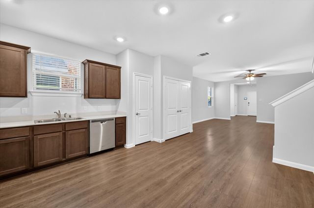 3920 Oak Creek Circle, Denison, TX 75020
