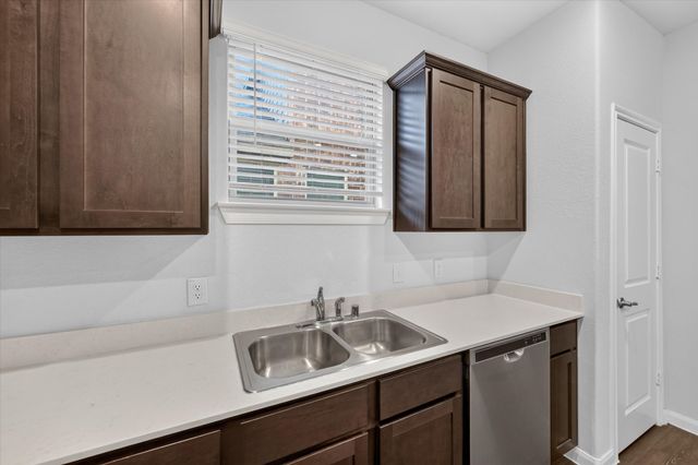 3920 Oak Creek Circle, Denison, TX 75020