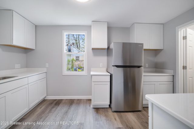 2506 W Washtenaw Street, Lansing, MI 48917