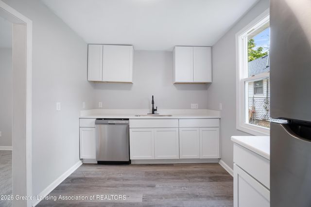 2506 W Washtenaw Street, Lansing, MI 48917