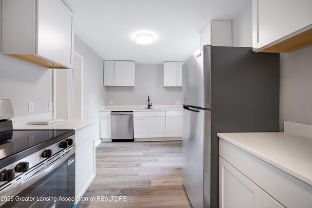 2506 W Washtenaw Street, Lansing, MI 48917