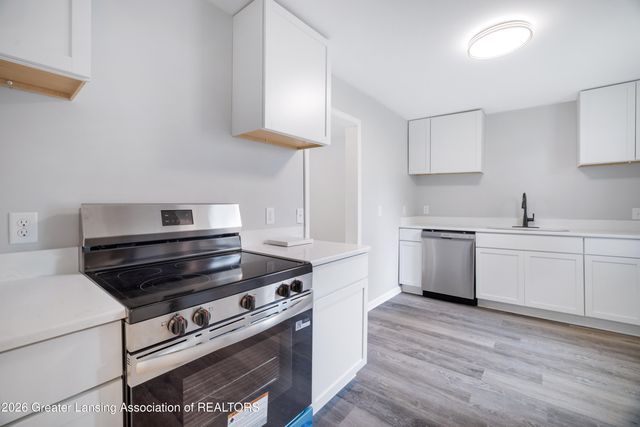 2506 W Washtenaw Street, Lansing, MI 48917