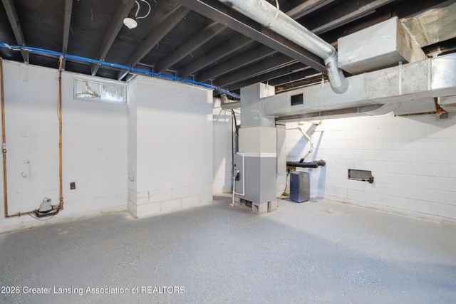 2506 W Washtenaw Street, Lansing, MI 48917