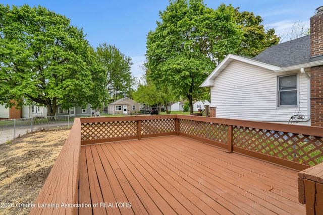 2506 W Washtenaw Street, Lansing, MI 48917