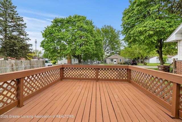 2506 W Washtenaw Street, Lansing, MI 48917