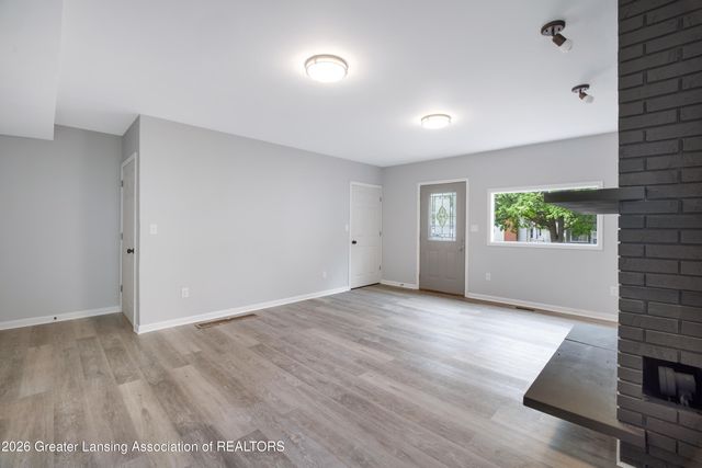 2506 W Washtenaw Street, Lansing, MI 48917