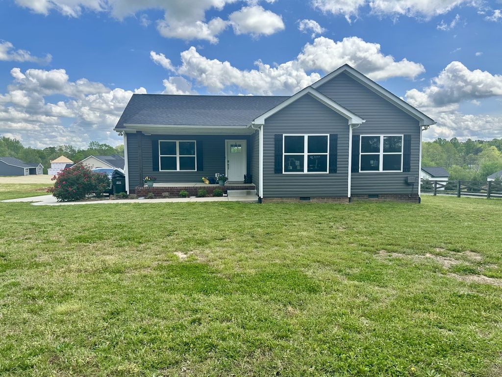 1016 Northside Dr, Dickson, TN 37055