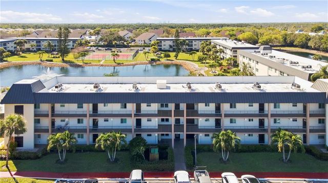 1010 Manatee RD B304, Naples, FL 34114