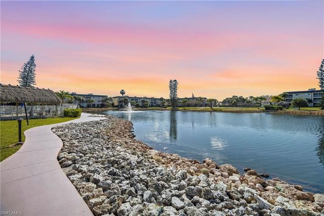 1010 Manatee RD B304, Naples, FL 34114