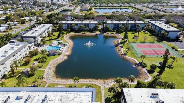 1010 Manatee RD B304, Naples, FL 34114