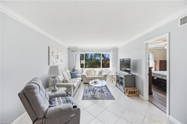 1010 Manatee RD B304, Naples, FL 34114