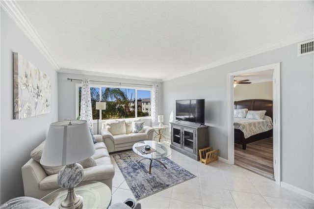 1010 Manatee RD B304, Naples, FL 34114