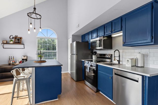 490 Abby Lane 8, Branson, MO 65616
