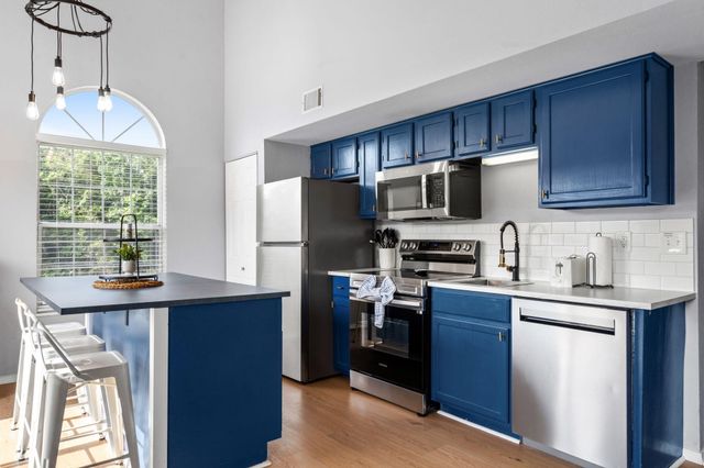 490 Abby Lane 8, Branson, MO 65616