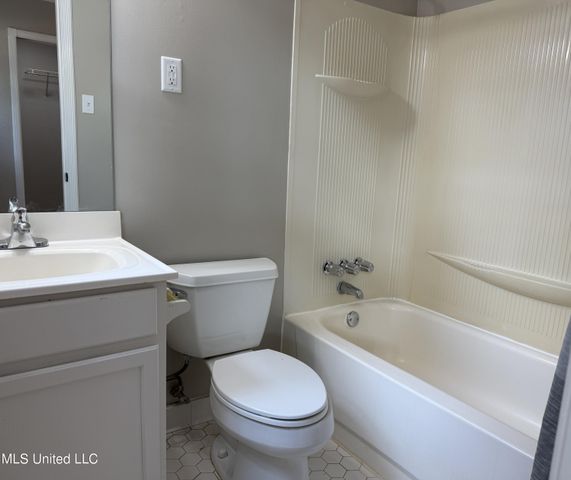 8699 Chesterfield Drive, Southaven, MS 38671