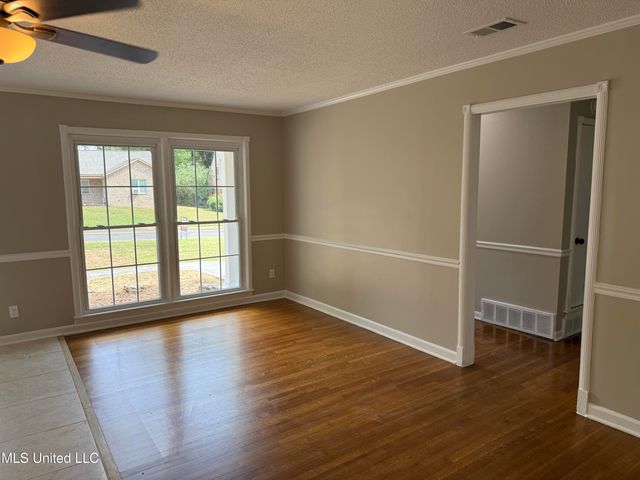 8699 Chesterfield Drive, Southaven, MS 38671