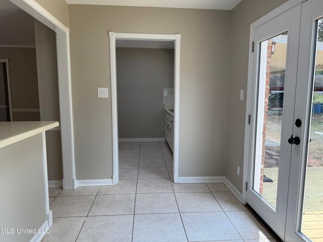 8699 Chesterfield Drive, Southaven, MS 38671
