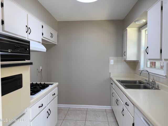 8699 Chesterfield Drive, Southaven, MS 38671