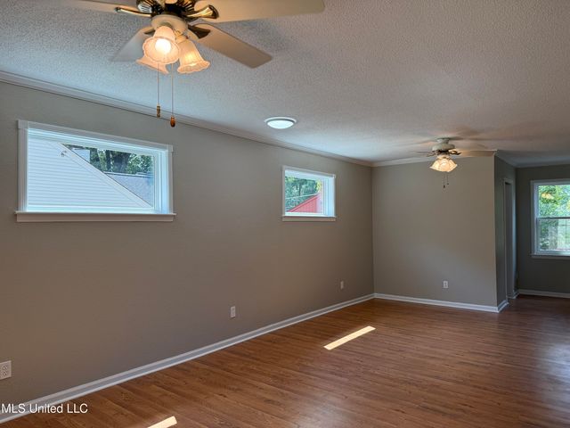 8699 Chesterfield Drive, Southaven, MS 38671