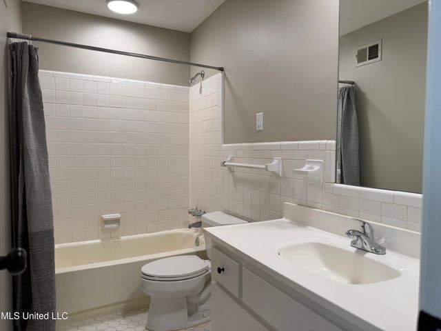 8699 Chesterfield Drive, Southaven, MS 38671