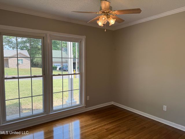8699 Chesterfield Drive, Southaven, MS 38671