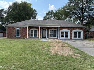 8699 Chesterfield Drive, Southaven, MS 38671