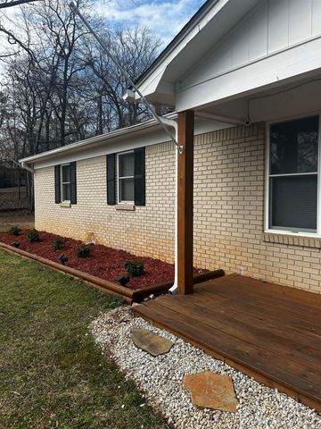 2770 Lakeside Drive, Benton, AR 72019