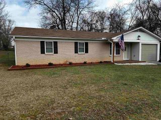 2770 Lakeside Drive, Benton, AR 72019