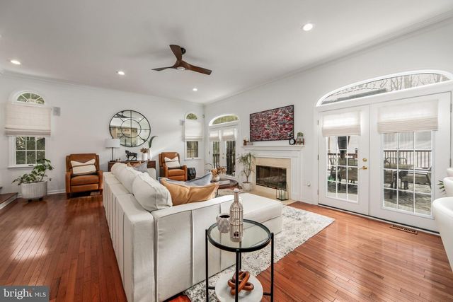 5 SHINGLE OAK DR, Voorhees, NJ 08043