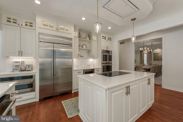 5 SHINGLE OAK DR, Voorhees, NJ 08043