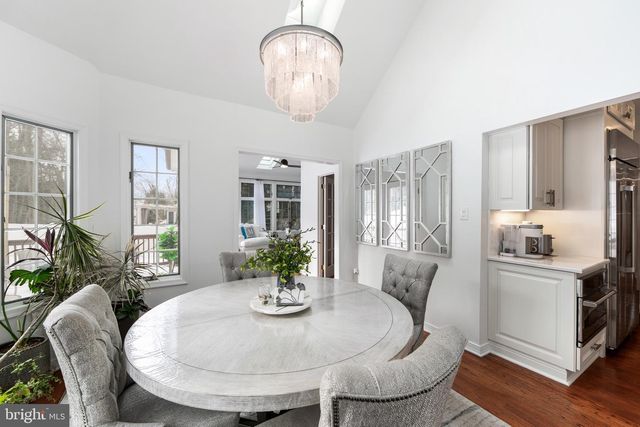 5 SHINGLE OAK DR, Voorhees, NJ 08043