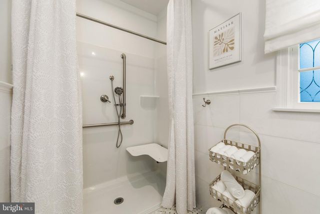 5 SHINGLE OAK DR, Voorhees, NJ 08043