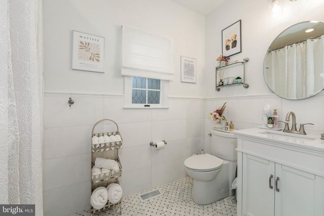 5 SHINGLE OAK DR, Voorhees, NJ 08043