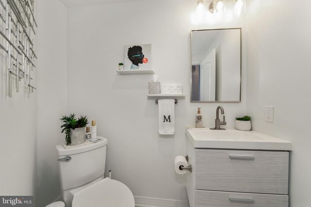 5 SHINGLE OAK DR, Voorhees, NJ 08043