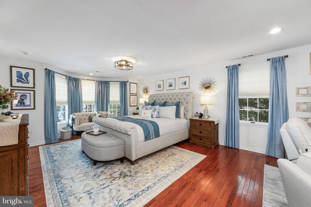 5 SHINGLE OAK DR, Voorhees, NJ 08043