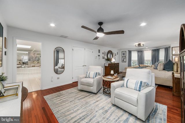 5 SHINGLE OAK DR, Voorhees, NJ 08043