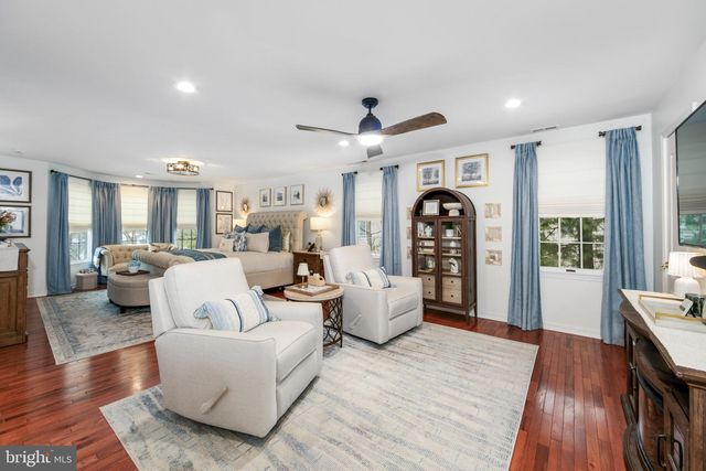 5 SHINGLE OAK DR, Voorhees, NJ 08043