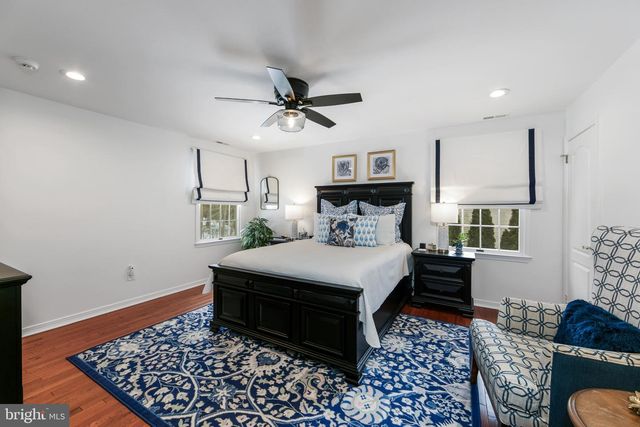 5 SHINGLE OAK DR, Voorhees, NJ 08043