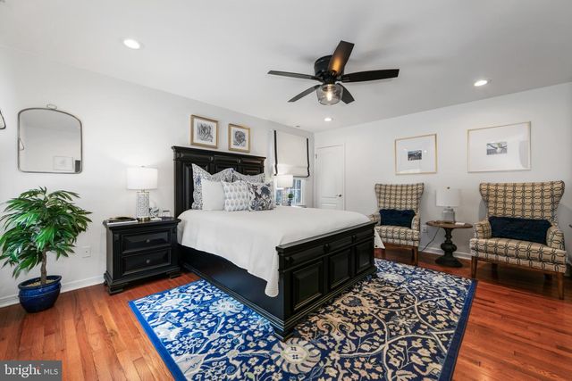 5 SHINGLE OAK DR, Voorhees, NJ 08043