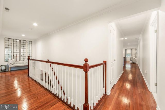 5 SHINGLE OAK DR, Voorhees, NJ 08043