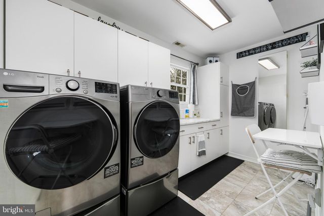 5 SHINGLE OAK DR, Voorhees, NJ 08043