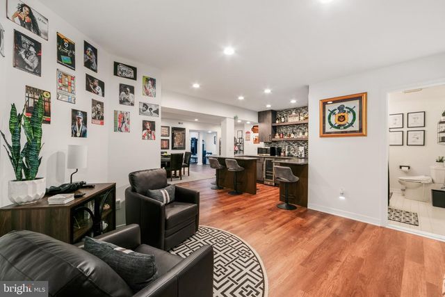 5 SHINGLE OAK DR, Voorhees, NJ 08043