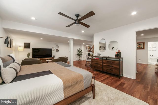 5 SHINGLE OAK DR, Voorhees, NJ 08043